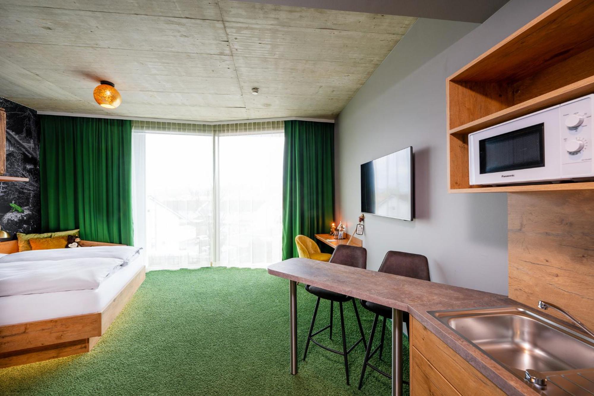 Mightytwice Hotel אכרן מראה חיצוני תמונה