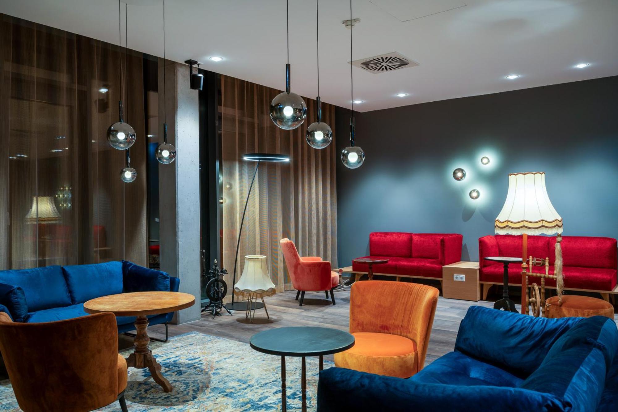 Mightytwice Hotel אכרן מראה חיצוני תמונה