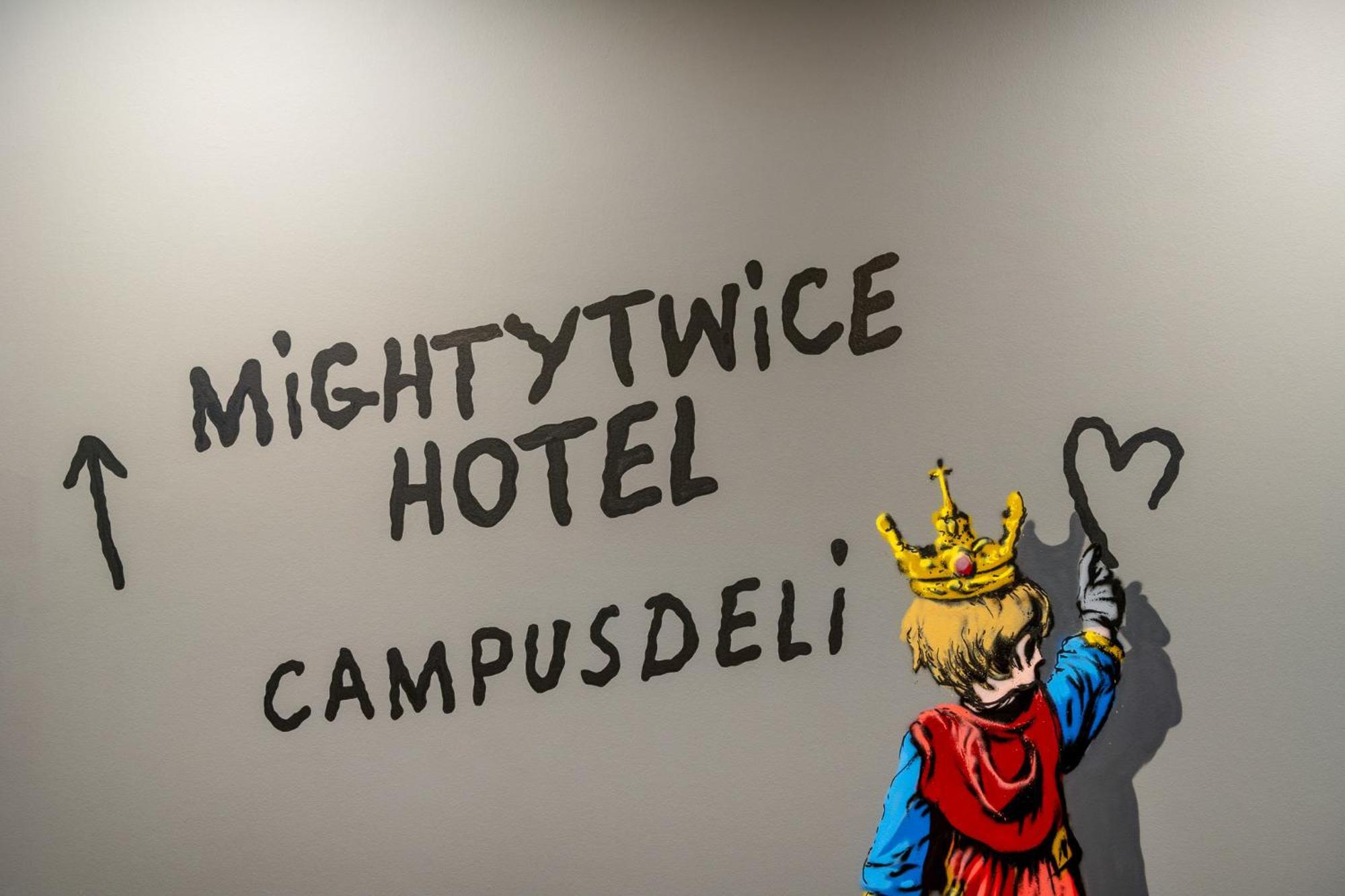 Mightytwice Hotel אכרן מראה חיצוני תמונה