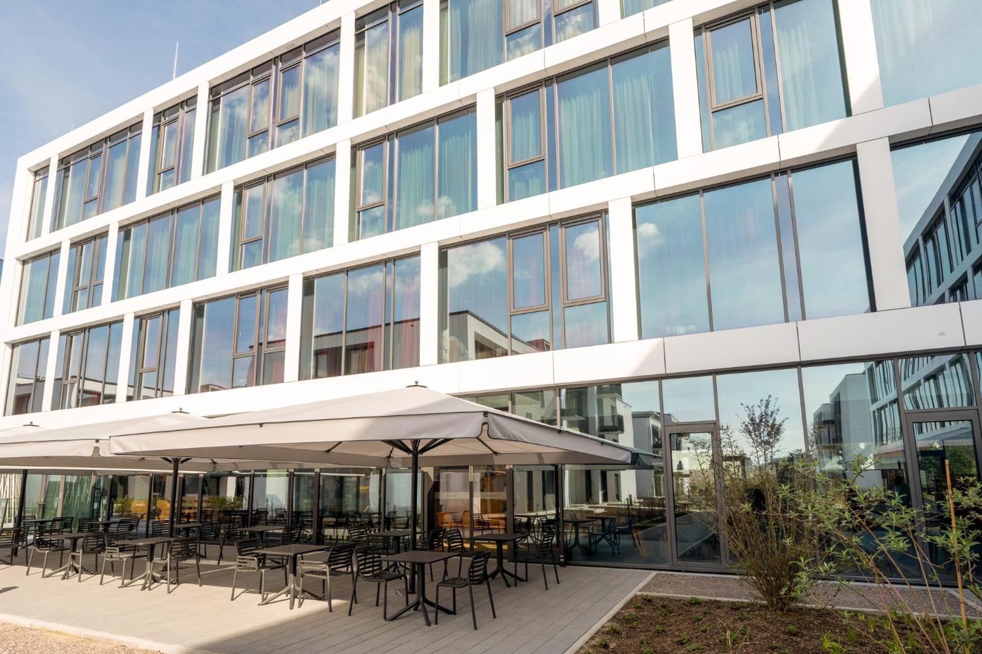 Mightytwice Hotel אכרן מראה חיצוני תמונה