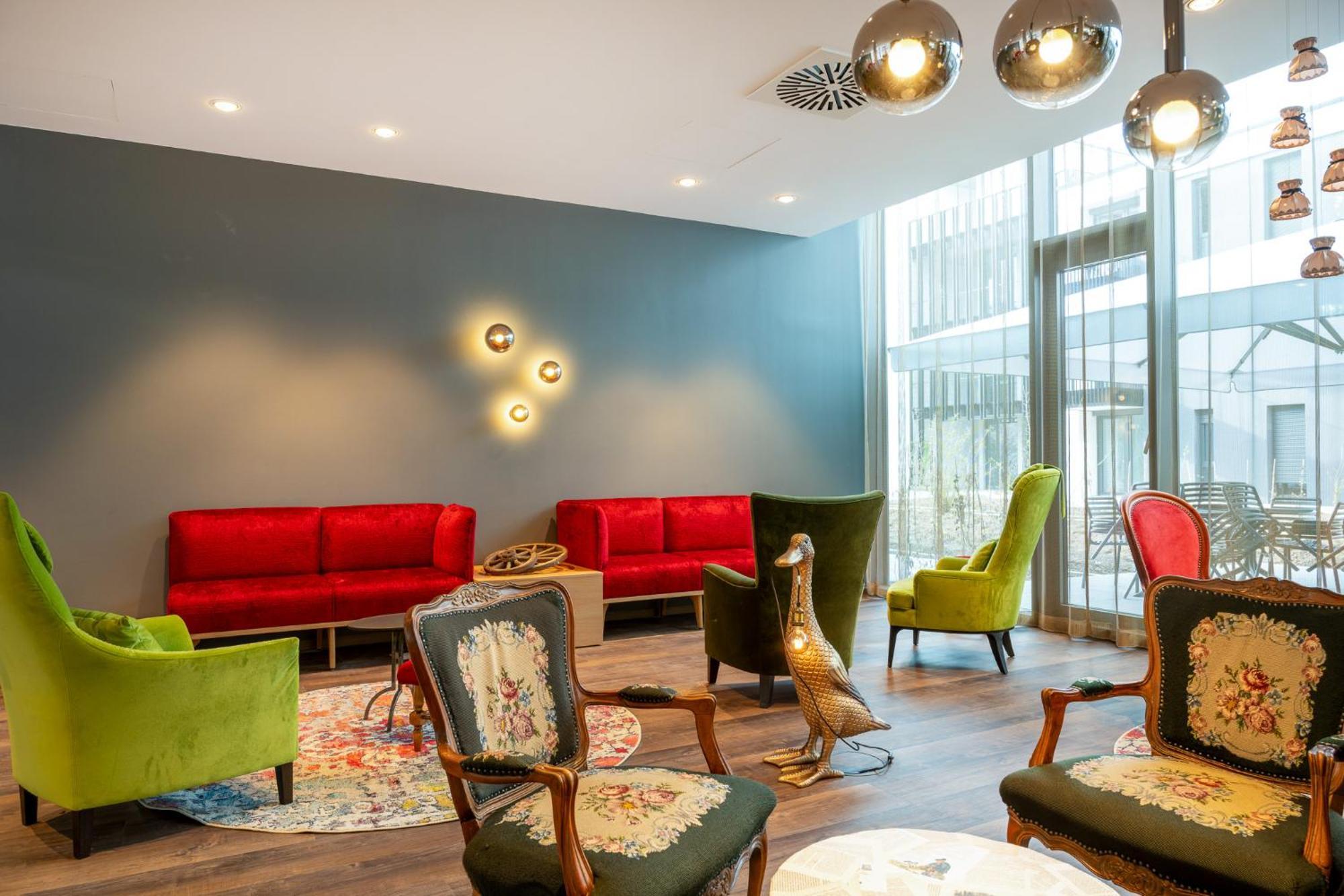 Mightytwice Hotel אכרן מראה חיצוני תמונה