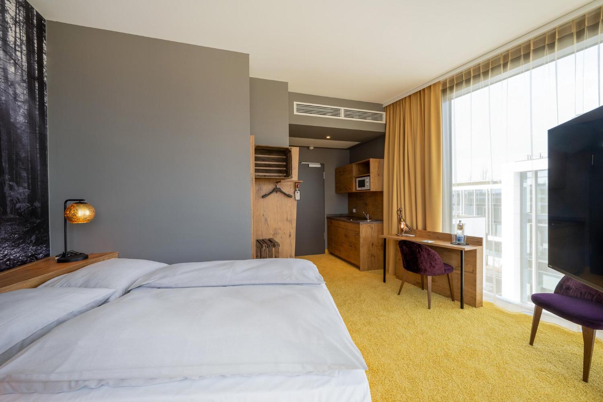 Mightytwice Hotel אכרן מראה חיצוני תמונה