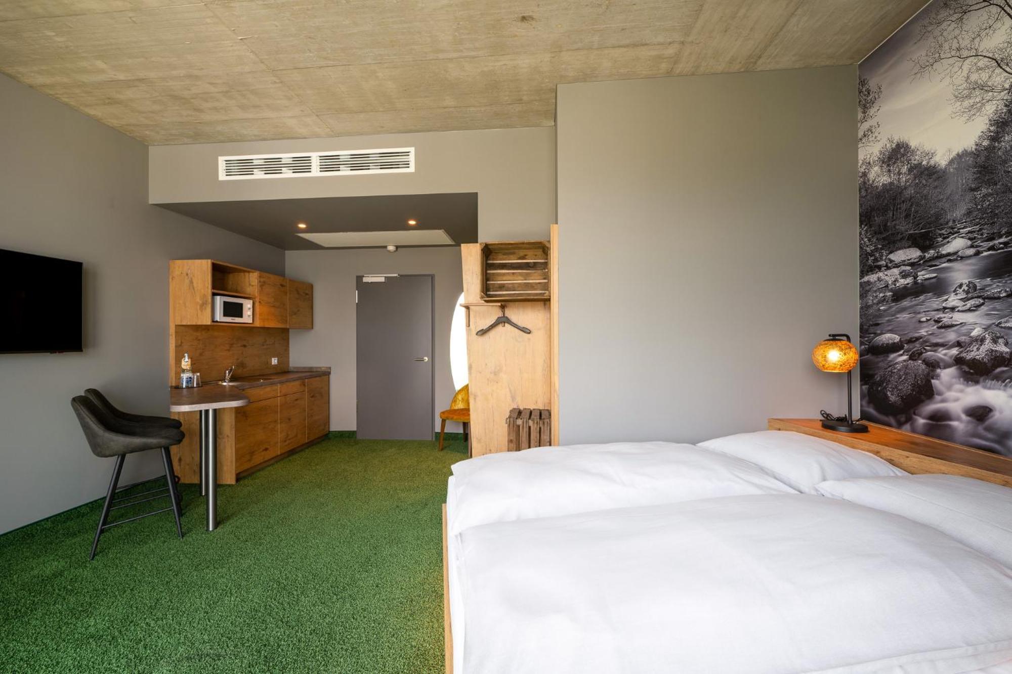 Mightytwice Hotel אכרן מראה חיצוני תמונה